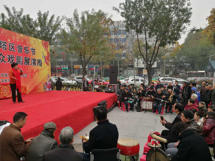 【文化 顯示圖在稿件的最下方】西安街區音樂節展演周讓市民親近藝術
