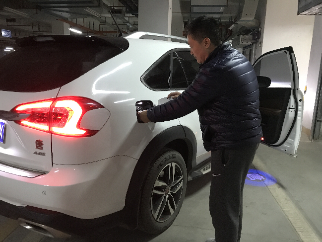 【民生】小區不讓裝充電樁 新能源汽車無法享受“新能源”遇尷尬