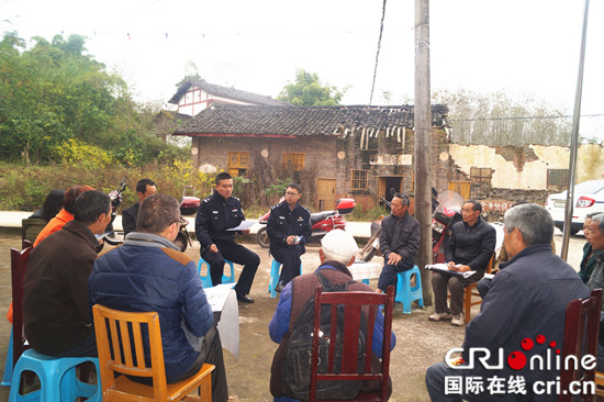 已過審【法制安全】墊江警方積極召開警民懇談會　拉近警民關係