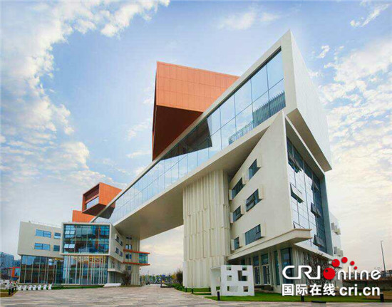 已過審【CRI專稿 圖文】仙桃大數據與物聯網職業培訓學院掛牌成立
