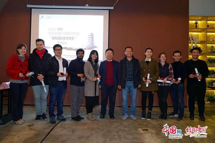 【美麗中國·綠色浐灞專題 外眼看浐灞 顯示圖在稿件最下方】中外媒體記者走進浐灞：感受美麗浐灞 傳播綠色智慧