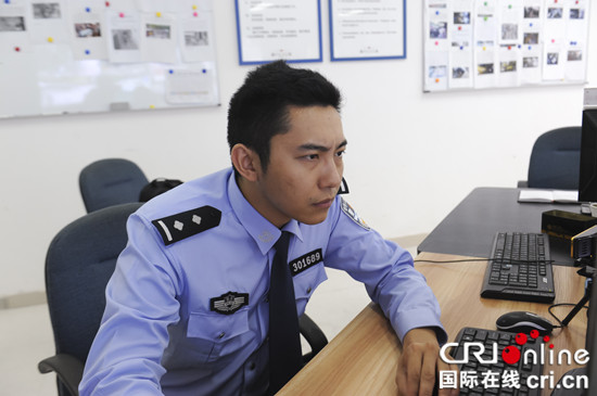 已過審【法制安全】民警李俊：是圖偵能手也是正能量“漫畫家”
