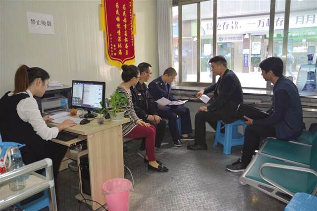 【區縣聯動】【九龍坡】石橋鋪商圈將聯合執法平臺搬到網上