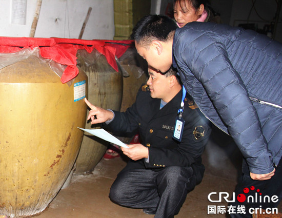 已過審【區縣聯動】【合川】合川區沙魚鎮開展白酒專項檢查 讓群眾放心消費【區縣聯動】合川區沙魚鎮開展白酒專項檢查