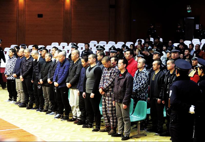 【今日看點】開賭場非法建山莊 涉黑團夥27人獲刑