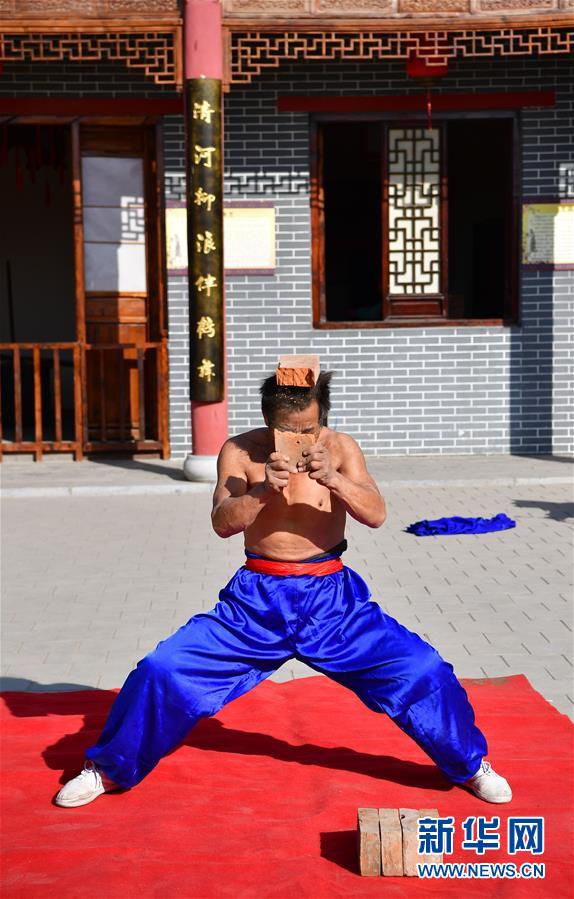 河南濮陽：雜技讓古老村莊煥發生機