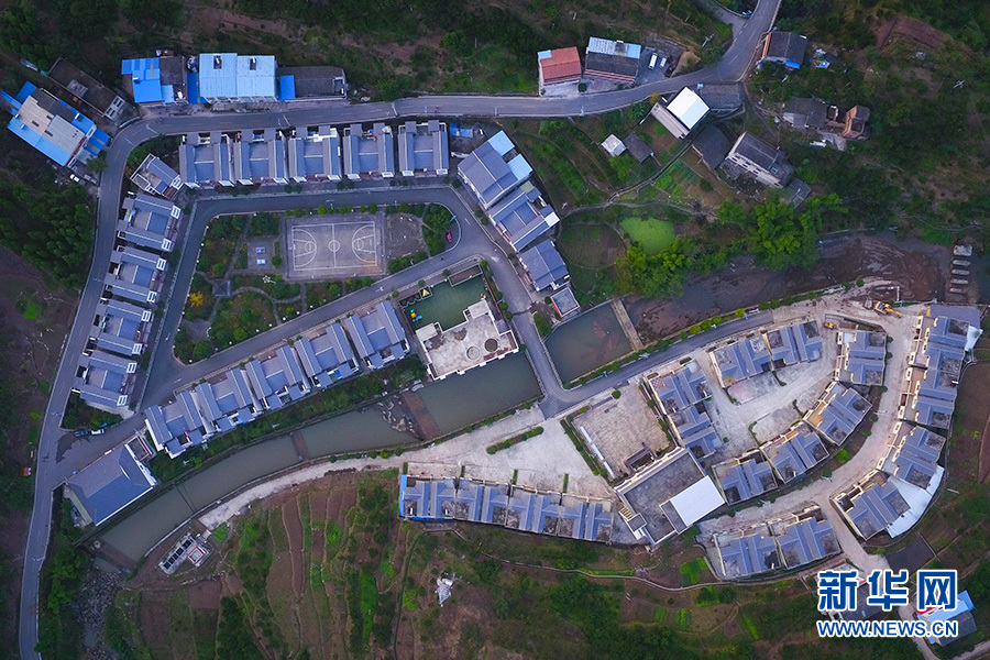 【渝情渝景】航拍三峽庫區齊聖村 脫貧迎新面貌