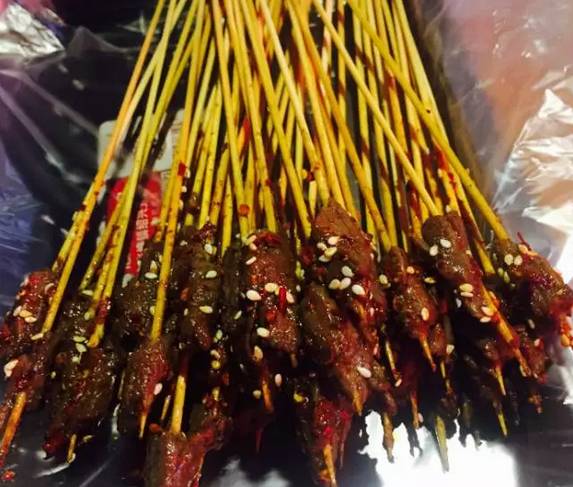 【環保視點專題 綠色美食 圖文摘要】來重慶這些美食街 吃喝玩樂不停歇