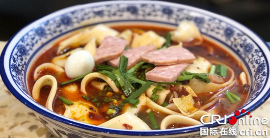已過審【環保視點專題　綠色美食　圖文摘要】舌尖上的味道——阿泰特色手工面塊店亮相渝中
