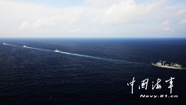 南海艦隊遠海訓練編隊印度洋上進行反海盜演練