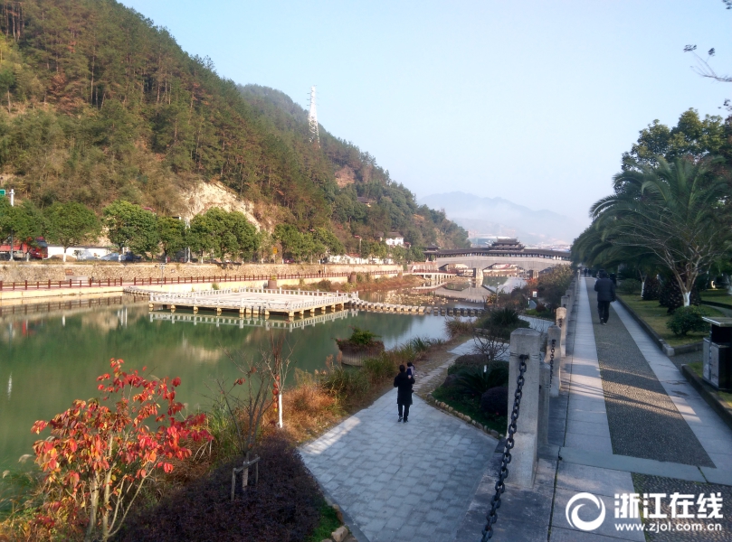 景寧：鶴溪河畔冬景宜人