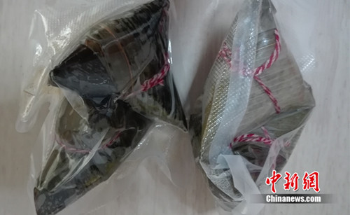 記者調查黑粽子生産點:蒼蠅亂飛 污水堆積