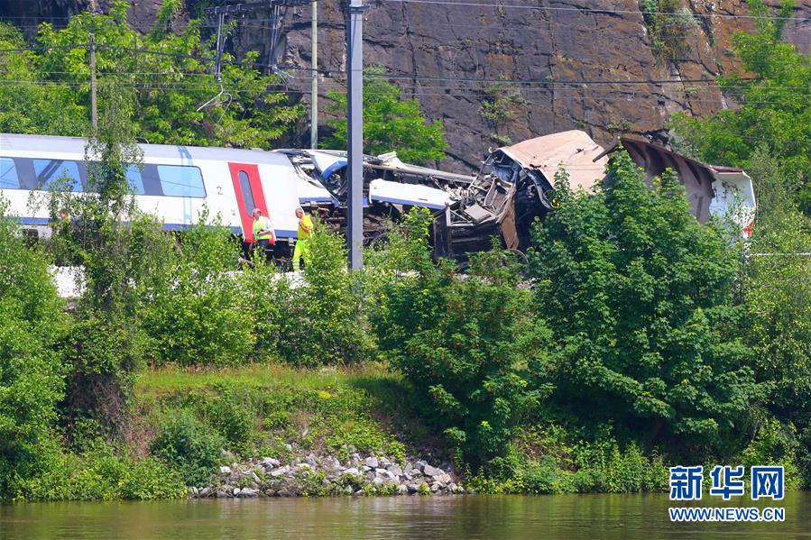 比利時火車追尾至少造成3死40傷