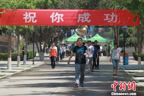 專家解讀全國高考作文：更側重考察學生思辨能力