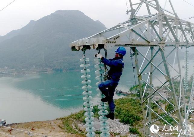 【八桂大地-頭圖】【八桂大地-柳州】柳州電網元旦期間運行安全平穩 【八桂大地-頭圖】【八桂大地-柳州】柳州電網元旦期間運行安全平穩