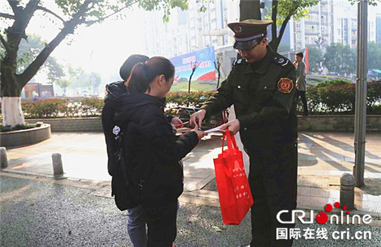 已過審【區縣聯動】萬盛：消防宣傳進小區 防火知識入民心