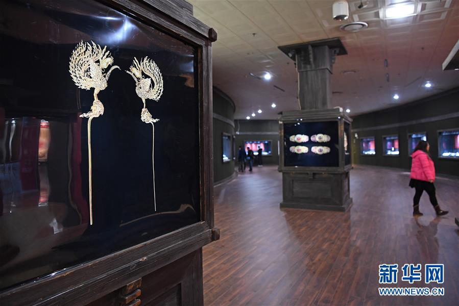 江西省博物館推出明代王妃首飾展