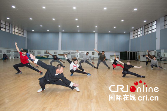 【CRI看吉林（標題）】【教育科技（圖）】【圖説吉林】【滾動新聞】吉大留學生圓武俠夢 還“因武結緣”