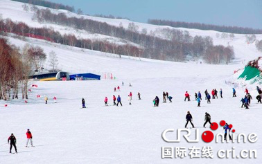 已過審【環保視點專題 綠色康養 圖文摘要】重慶再添玩雪勝地 萬盛奧陶紀迎今首場大雪