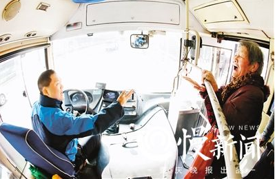 【社會民生】268路有個網紅駕駛員 每天車廂歡樂脫口秀