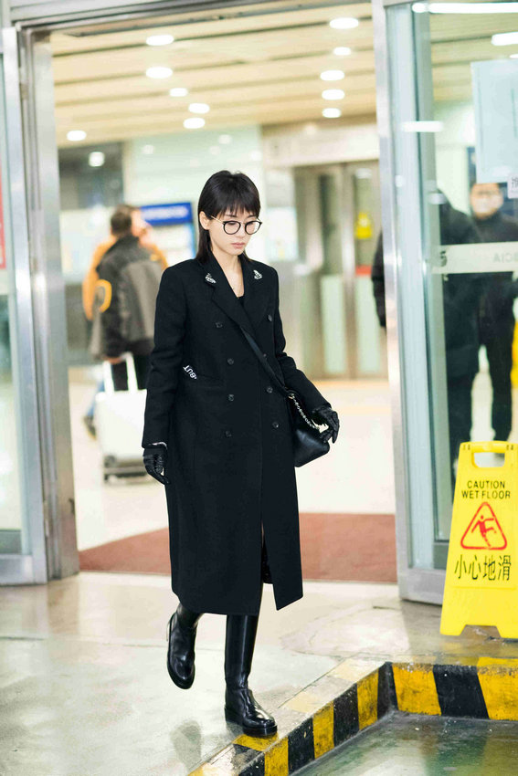 街拍盤點：王子文示範小個子穿搭技巧