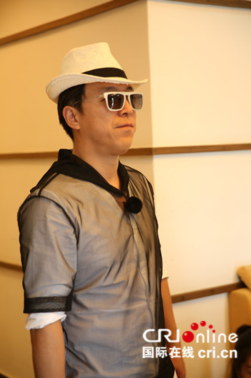 《極限挑戰》漫步人生之路 黃渤變巨嬰大展反差萌
