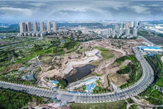 【房産汽車 列表】享濱水商圈繁華生活 龍湖昱湖壹號讓圈層更純粹