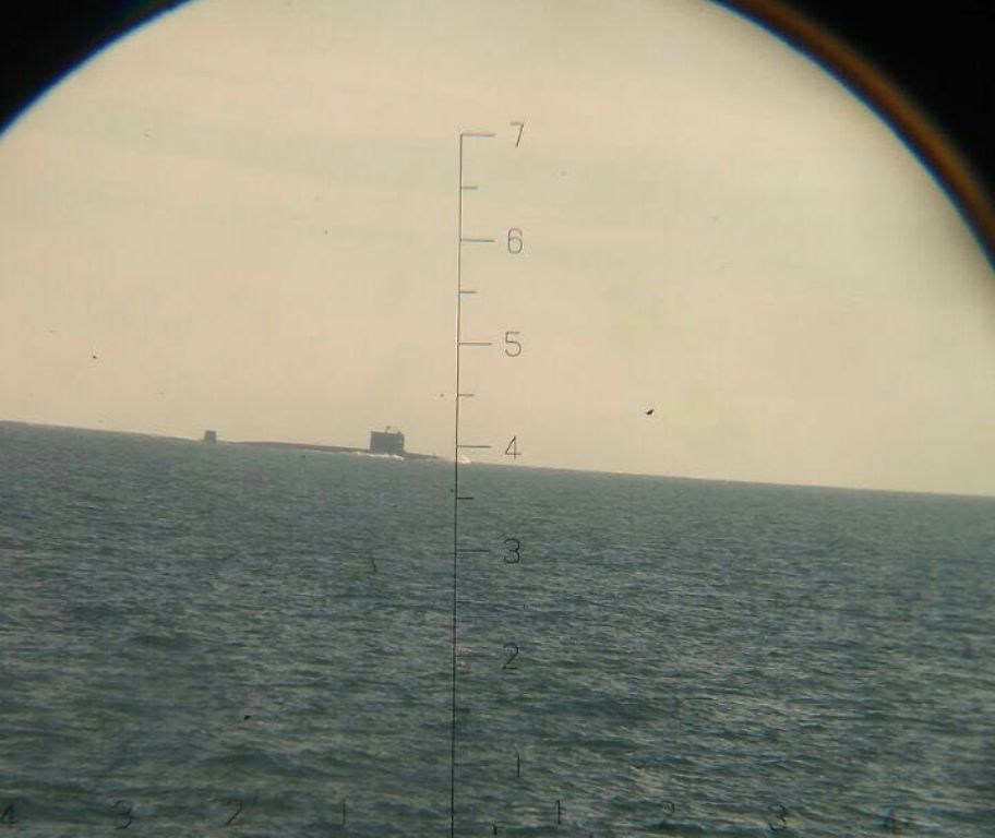 印尼軍艦拍攝中國潛艇過馬六甲