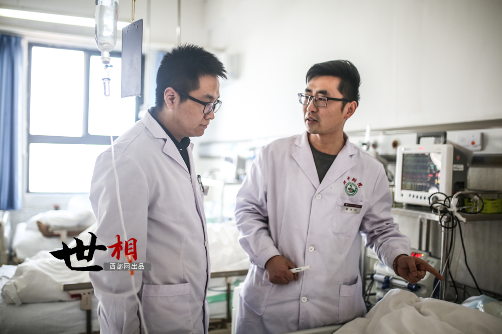 【焦點圖 顯示圖在稿件最下方 移動圖和頁面圖】愛“騙人”的醫生爸爸