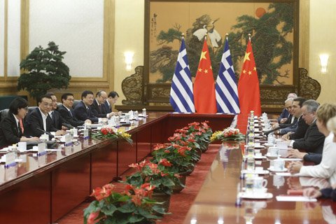 李克強會見希臘總理：一次不繫領帶的正式會晤