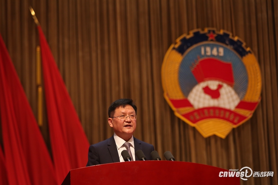 【2018兩會專題  左上圖 顯示圖在稿件最下方】陜西省政協十二屆一次會議開幕 500多名新一屆政協委員到會履職