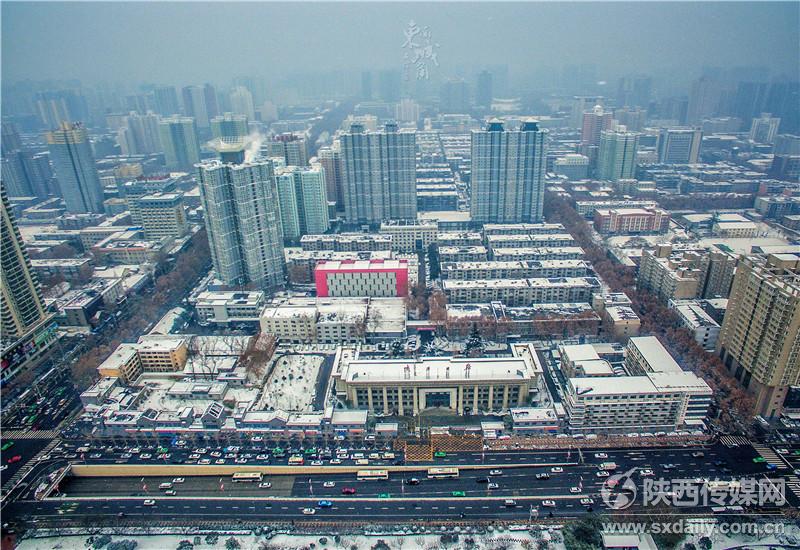 1月27日，大雪再次讓古城西安變的銀裝素裹，城裏城外又有一番別樣的景色。記者 劉強攝_fororder_SXRB201801290754000055578690572