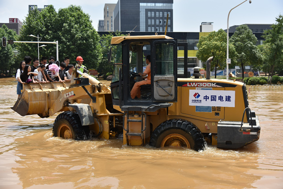 揭秘暴雨洪災中那些逆水而上的央企守護者