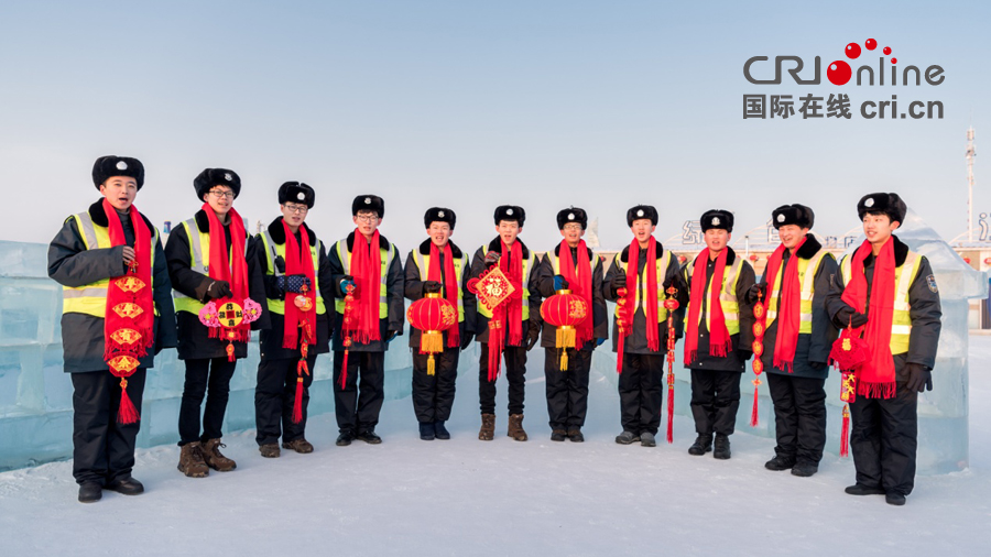 【媒體走基層 圖片報道】嚴寒中的堅守 “冰雪英雄”鑄就春晚視覺盛宴