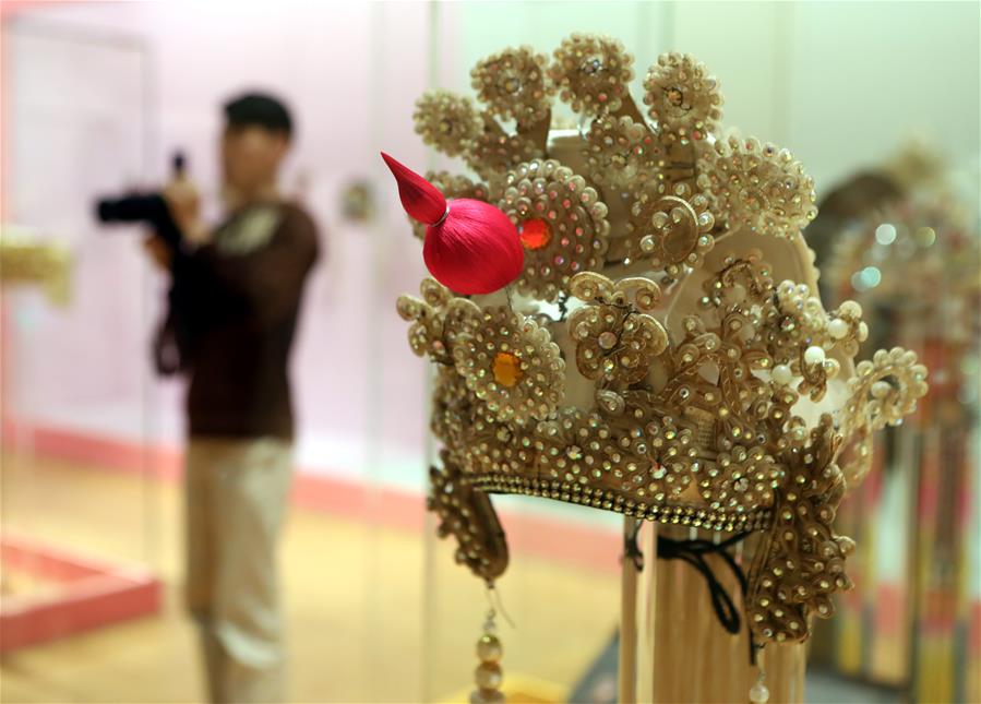 香港時代廣場將呈獻“金冠銀冕華麗緣”帽飾藝術展