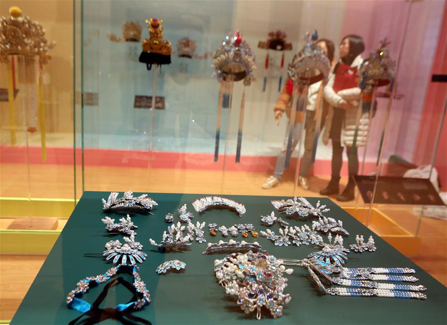 香港時代廣場將呈獻“金冠銀冕華麗緣”帽飾藝術展