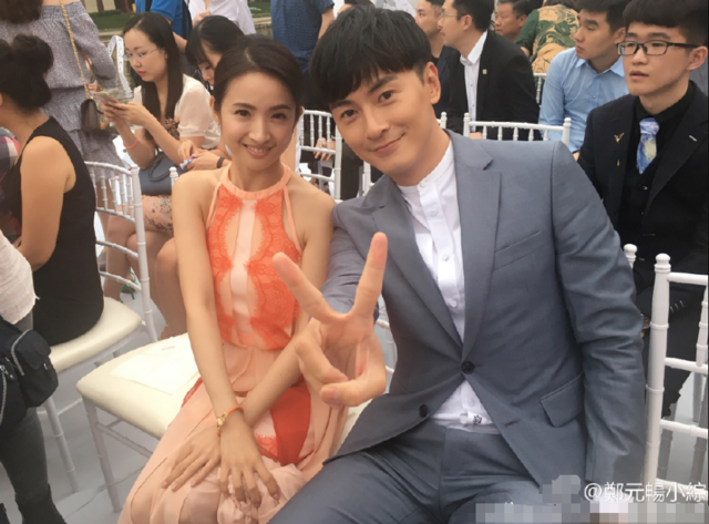 組圖：“惡吻CP”合體發糖 鄭元暢送手指愛心_娛樂_騰訊網