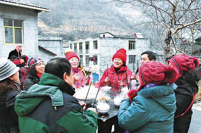 【行遊巴渝 圖文】在城口亢谷趕年節上感受農家熱情