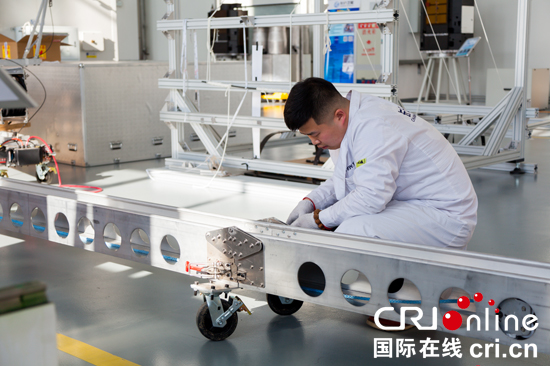 圖片默認標題_fororder_工作人員在車間內工作-。攝影-吳慶年