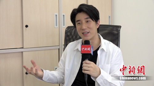 房祖名否認成龍疏于管理 看守所裏讀《盜墓筆記》