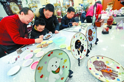 景泰藍廟會好新鮮 體驗非遺樂趣多