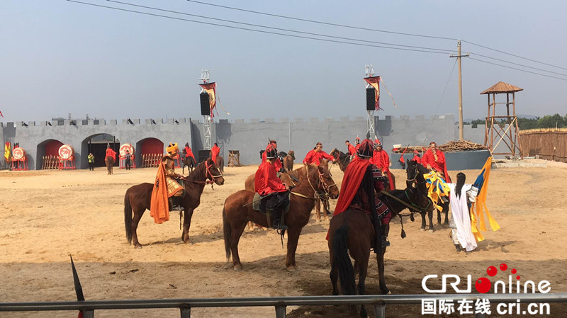 廣西首個大型古代馬戰場實景劇將在青瓦房上演 廣西首個大型古代馬戰場實景劇將在青瓦房上演