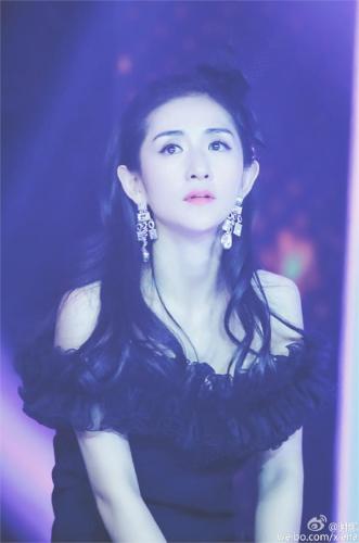 “坡姐”謝娜安靜下來美翻 離開何炅也可以獨當一面