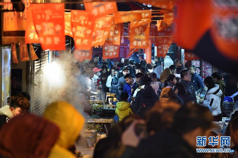 青島：劈柴院內年味濃