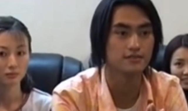 胡歌袁弘舊照曝光 袁弘撞臉朱孝天