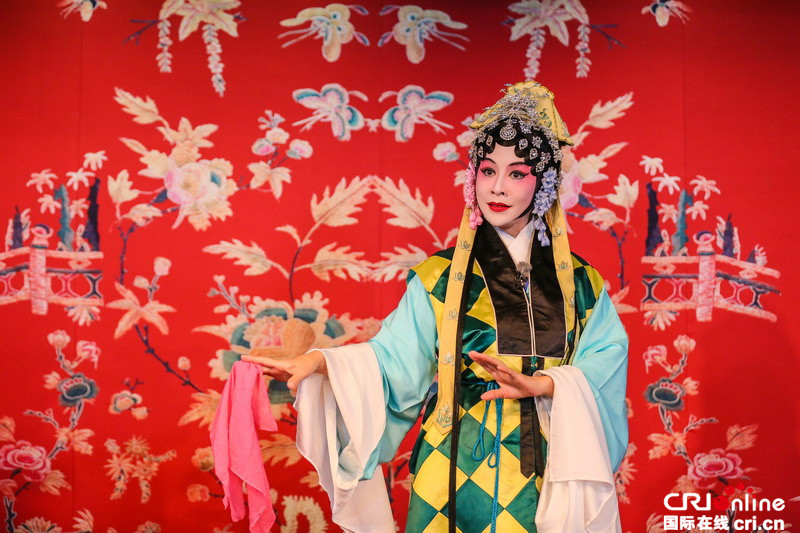 劉嘉玲重回故鄉蘇州 學崑曲惟妙惟肖