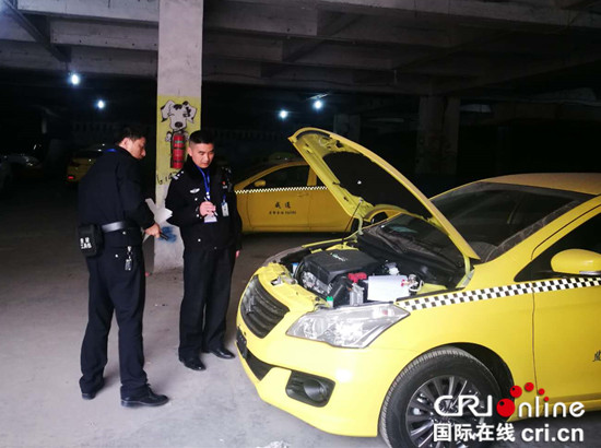 已過審【區縣聯動】【巴南】巴南民警走進企業 開展機動車查驗上門服務【區縣聯動列表】巴南民警進企業開展機動車查驗上門服務