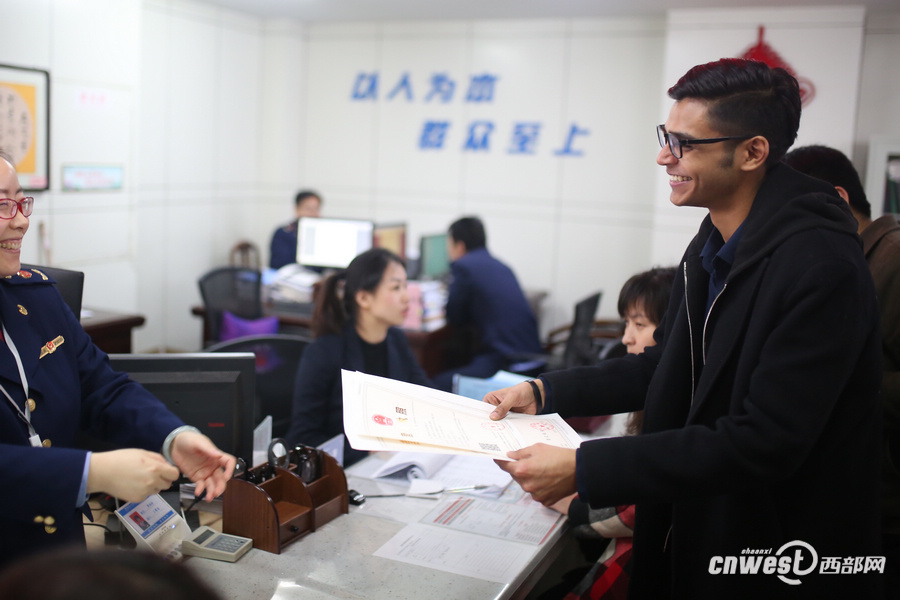 【國際范 摘要和顯示圖在稿件下方+焦點圖 顯示圖在稿件下方+移動頁面輪播圖 顯示圖在稿件下方】王永康前兩天見過的印度小夥在西安註冊公司了