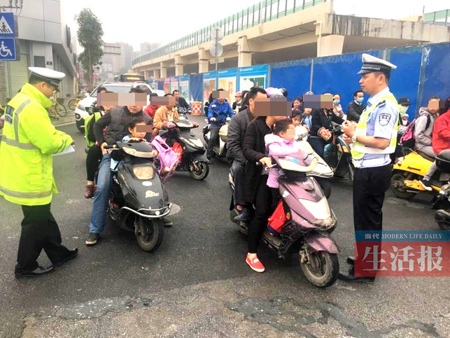 【八桂大地-南寧】【熱門文章】(首頁標題)南寧嚴查電動車搭載人數(內容頁標題)南寧新一輪電動車整治 電驢搭載兩人以上將被嚴查 【八桂大地-南寧】【熱門文章】(首頁標題)南寧嚴查電動車搭載人數(內容頁標題)南寧新一輪電動車整治 電驢搭載兩人以上將被嚴查