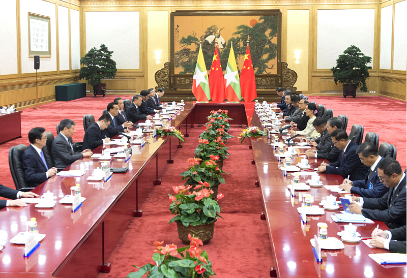 李克強同緬甸國務資政昂山素季舉行會談